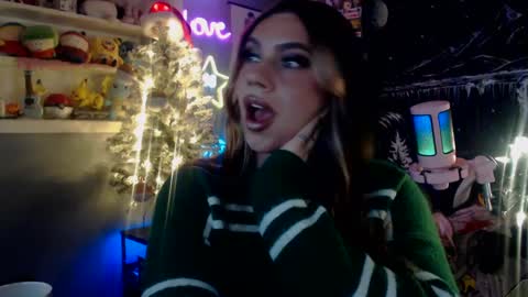 Nicki Foxx online show from December 25, 2024, 11:31 pm