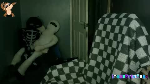    online show from November 5, 2025, 7:58 pm