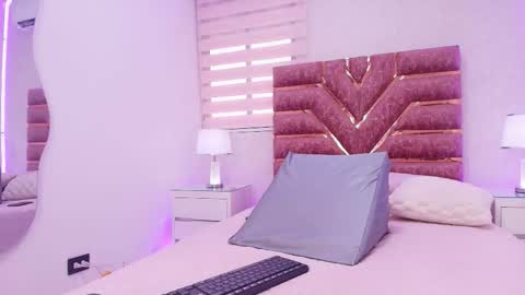 Itspia  online show from February 14, 2026, 7:10 pm