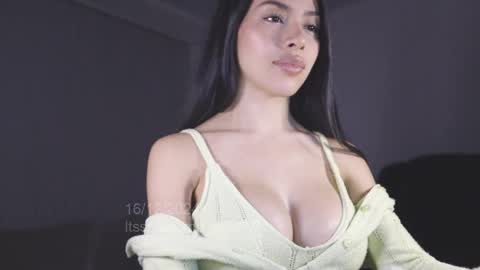 itsssssssme_lana online show from December 17, 2024, 2:12 am