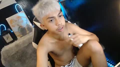 Snapshot of itsyourcummerboy_xx chatting on May 18, 2026, 8:14 pm Kyle online show from May 18, 2026, 8:14 pm