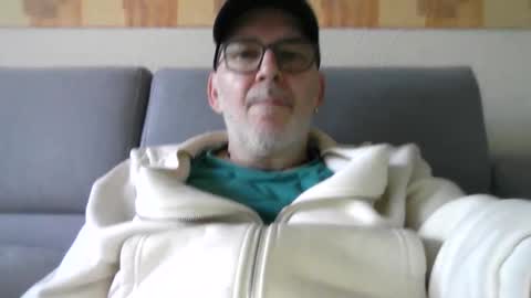 itunixx63 online show from October 20, 2025, 7:31 am