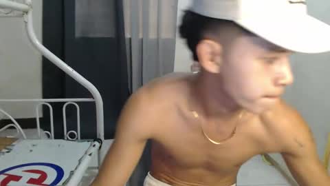 Snapshot of itzme_john chatting on March 3, 2026, 3:01 am itzme_john online show from March 3, 2026, 3:01 am