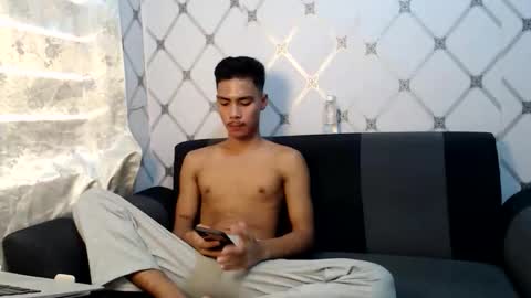 Snapshot of itzme_urboy chatting on April 16, 2026, 2:45 am itzme_urboy online show from April 16, 2026, 2:45 am