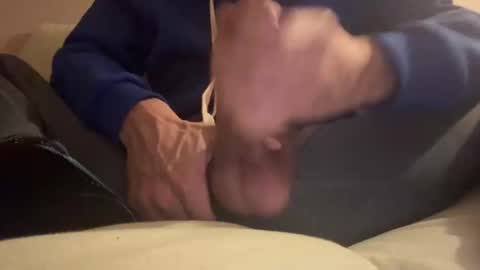 Snapshot of iuuuf2 chatting on December 15, 2024, 10:47 pm Iuuuf2 or Samel online show from December 15, 2024, 10:47 pm