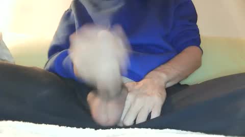 Snapshot of iuuuf2 chatting on December 27, 2024, 4:36 am Iuuuf2 or Samel online show from December 27, 2024, 4:36 am