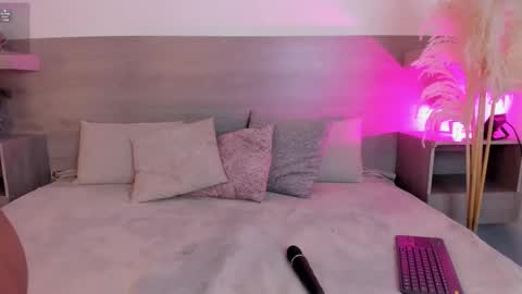 ivana_hall online show from September 25, 2025, 8:23 pm