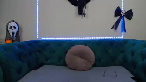 ivanacharm online show from October 30, 2025, 4:58 am