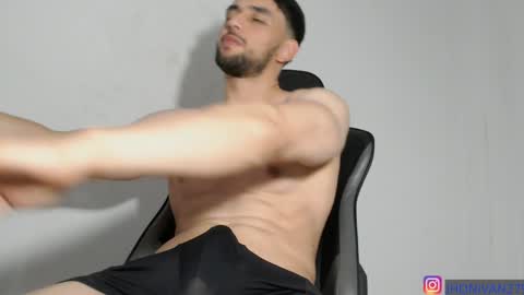 Snapshot of ivanhot279 chatting on December 12, 2024, 10:31 pm ivanhot279 online show from December 12, 2024, 10:31 pm