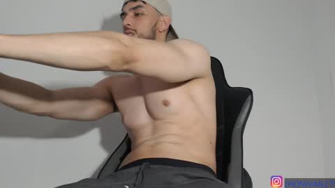 Snapshot of ivanhot279 chatting on December 13, 2024, 7:53 pm ivanhot279 online show from December 13, 2024, 7:53 pm