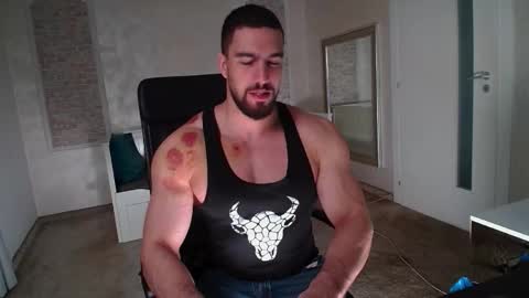 IvanHydee online show from March 8, 2026, 5:44 am