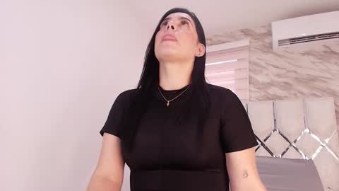 Snapshot of ivanna_vega_ chatting on February 13, 2026, 7:21 pm ivanna online show from February 13, 2026, 7:21 pm