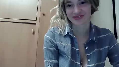 ivetta911 online show from December 21, 2025, 1:29 pm