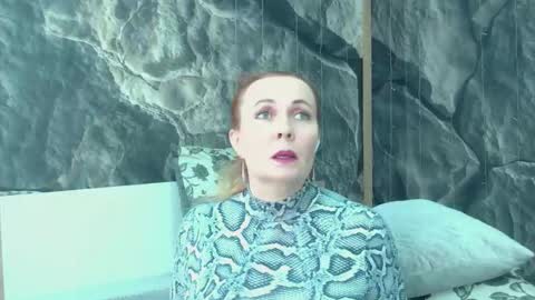 IrennaSplash online show from February 9, 2026, 3:21 am