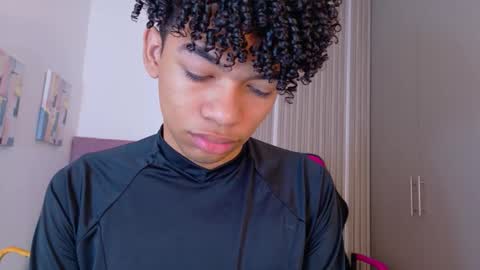 Ivon online show from October 29, 2025, 12:18 pm