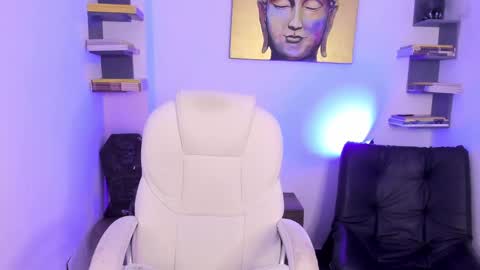 Ivonne  online show from October 22, 2025, 12:05 pm