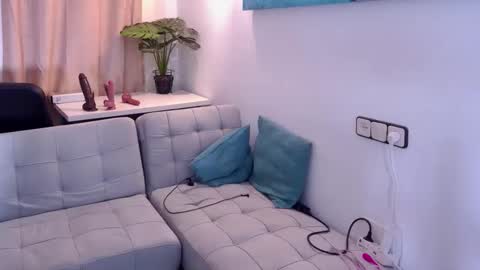 Ivonne online show from October 24, 2025, 10:11 am