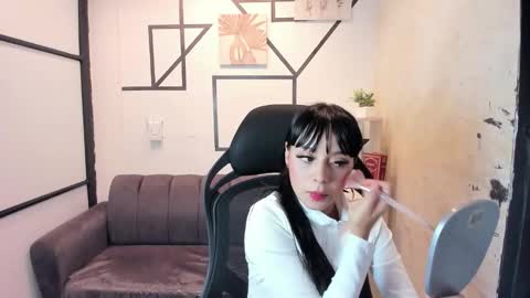 ivonneprince online show from September 27, 2025, 12:54 pm