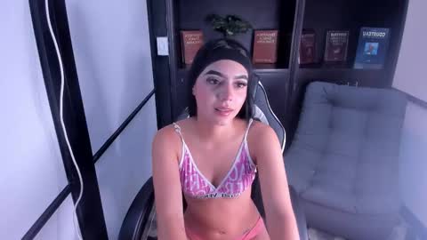 ivonneprince online show from October 10, 2025, 1:54 pm