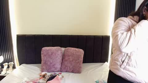 I V O N N E R O S S online show from March 24, 2026, 11:59 am