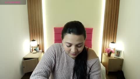 I V O N N E R O S S online show from April 6, 2026, 11:55 am