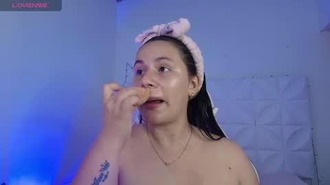 Snapshot of ivonnygoldie chatting on April 2, 2026, 6:05 pm Ivonny online show from April 2, 2026, 6:05 pm