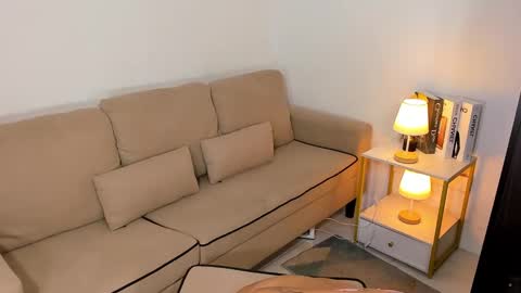 kirstenelsie online show from December 12, 2024, 3:48 pm