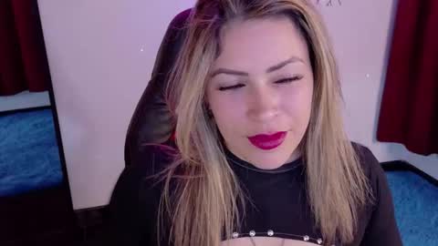 Diana Rojas  online show from September 17, 2025, 1:07 am