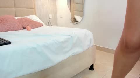 Snapshot of ivy_joness chatting on December 20, 2025, 2:24 pm IVY online show from December 20, 2025, 2:24 pm