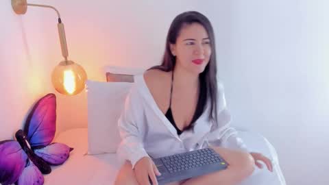 Snapshot of ivyblackk chatting on February 21, 2026, 12:17 pm Ivy online show from February 21, 2026, 12:17 pm