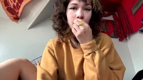 IVY DEVILL online show from May 26, 2026, 7:21 pm