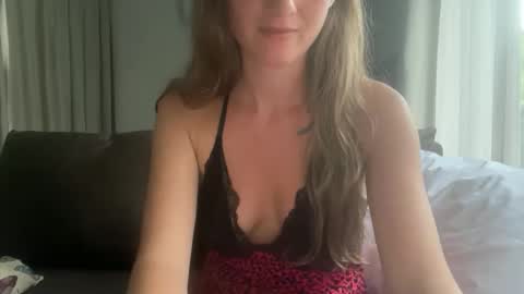 ivyfreex online show from November 22, 2025, 10:03 am