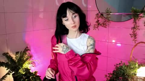 Snapshot of ivymotion chatting on November 6, 2025, 3:02 pm Ivy online show from November 6, 2025, 3:02 pm