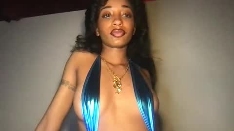 Snapshot of ivyskye_ chatting on May 7, 2026, 7:30 pm ivyskye_ online show from May 7, 2026, 7:30 pm