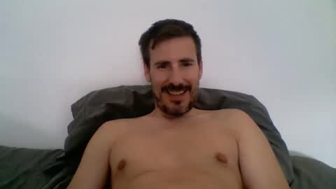 Snapshot of iyoperro chatting on October 4, 2025, 11:19 am Casandro online show from October 4, 2025, 11:19 am