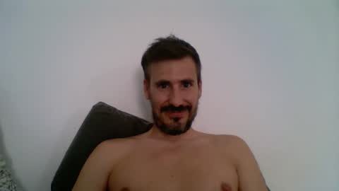 Snapshot of iyoperro chatting on October 12, 2025, 11:42 am Casandro online show from October 12, 2025, 11:42 am