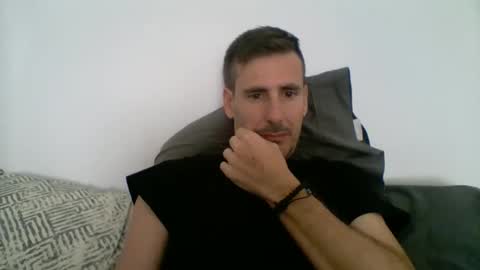 Snapshot of iyoperro chatting on October 19, 2025, 12:17 pm Casandro online show from October 19, 2025, 12:17 pm