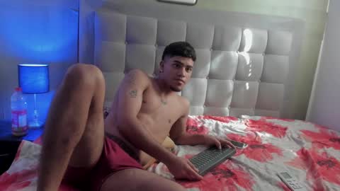 izaack online show from December 13, 2024, 2:27 pm