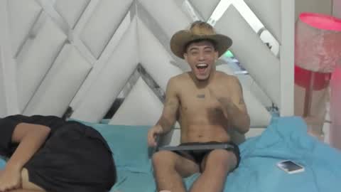 izaack online show from December 17, 2024, 4:11 pm