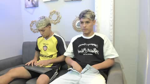 izaack online show from January 25, 2025, 1:08 pm