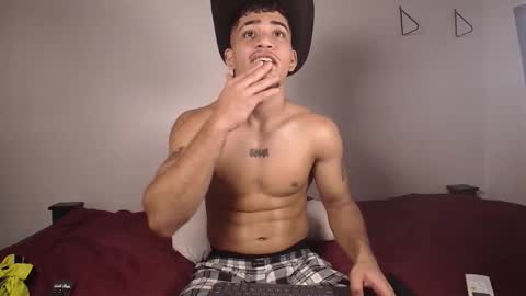 izaack online show from September 21, 2025, 2:57 am