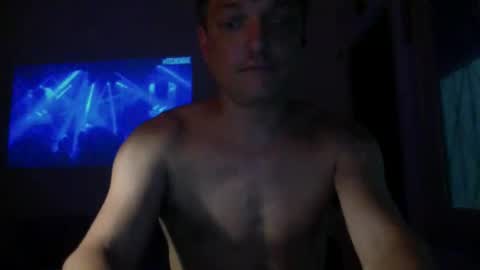izealvaro online show from October 17, 2025, 7:33 am