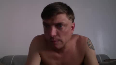 izealvaro online show from October 18, 2025, 8:31 pm