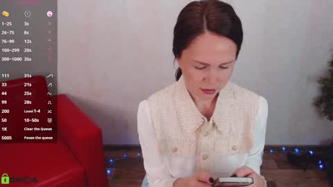 Queen of nylon  Victoria online show from December 22, 2025, 5:04 am