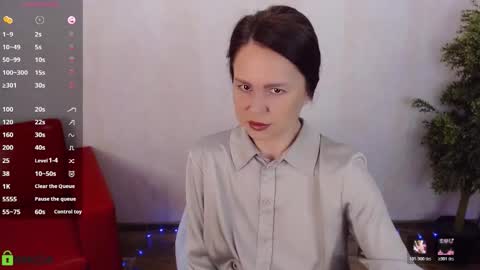 Queen of nylon  Victoria online show from February 18, 2026, 5:03 am