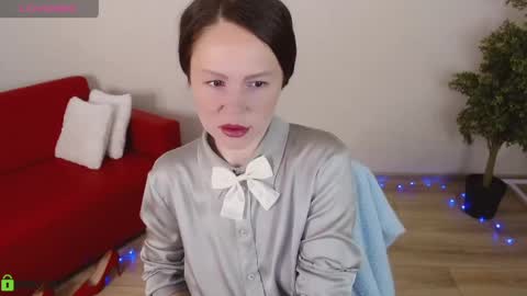 Queen of nylon  Victoria online show from April 19, 2026, 5:07 am