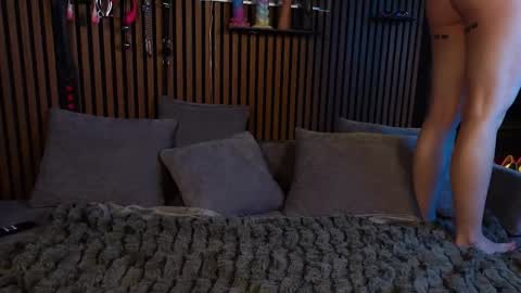 Snapshot of izzy_inked chatting on February 11, 2026, 6:57 pm Izzy Inked online show from February 11, 2026, 6:57 pm