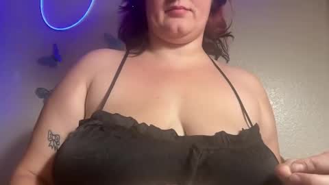 Snapshot of izzyishottttt chatting on September 24, 2025, 3:37 pm izzyishottttt online show from September 24, 2025, 3:37 pm