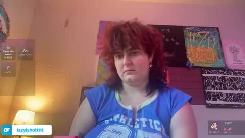 Snapshot of izzyishottttt chatting on November 4, 2025, 7:13 pm izzyishottttt online show from November 4, 2025, 7:13 pm