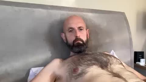 izzysboytoy1 online show from April 29, 2026, 7:12 am